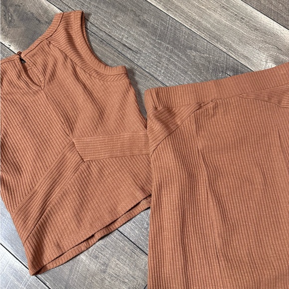 Illa Illa 2pc Ribbed Knit Set - Picture 8 of 8